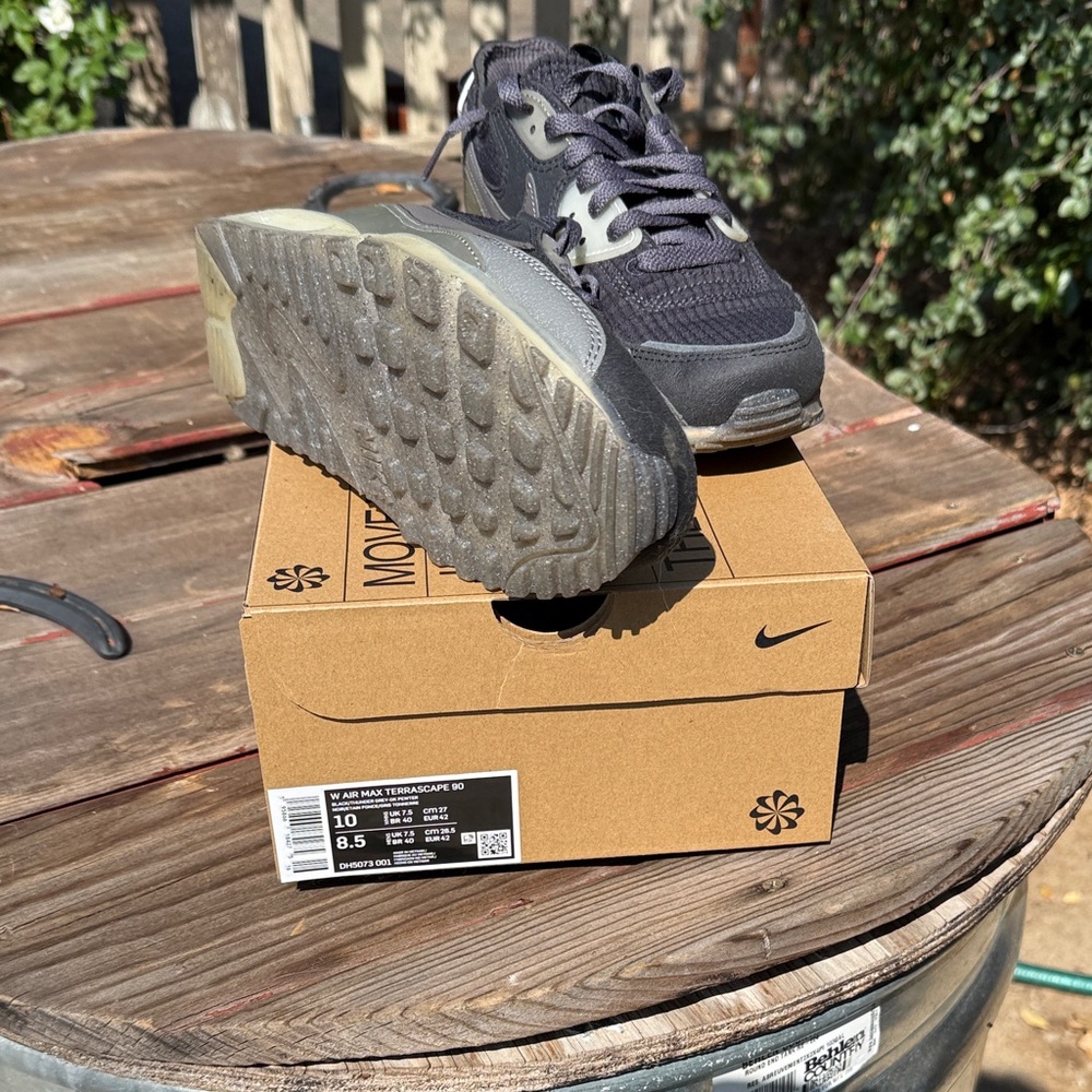 Nike Air Max Terrascape Sneakers in dark grey. Size 10 women’s